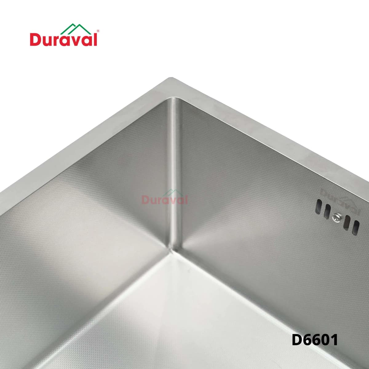 Cận cảnh góc lòng chậu rửa bát 1 hố inox 304 Duraval D6601, mặt dập hạt linen