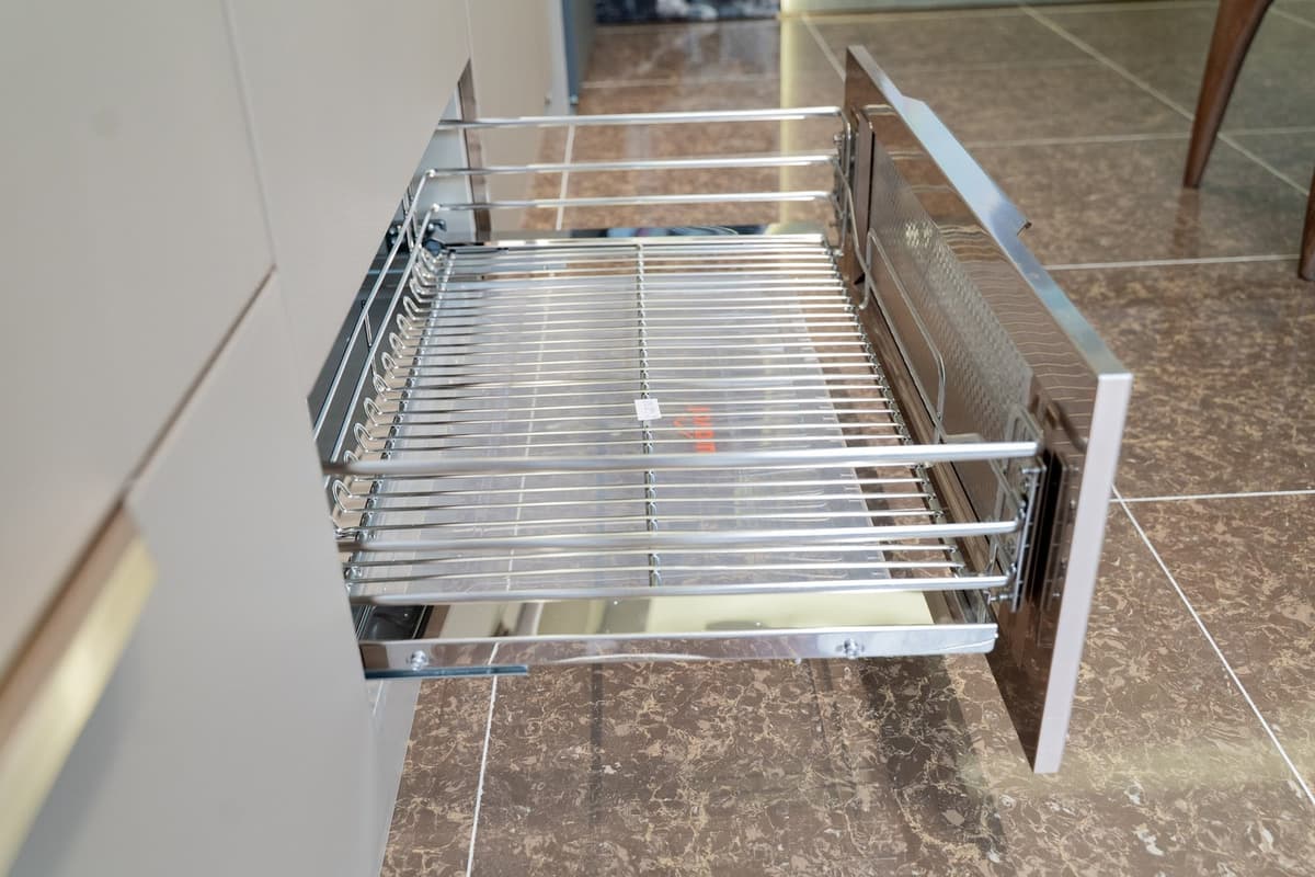 Giá xoong nồi inox 304 Duraval D6273 lắp trong ngăn kéo tủ bếp dưới, ngăn kéo đang kéo ra