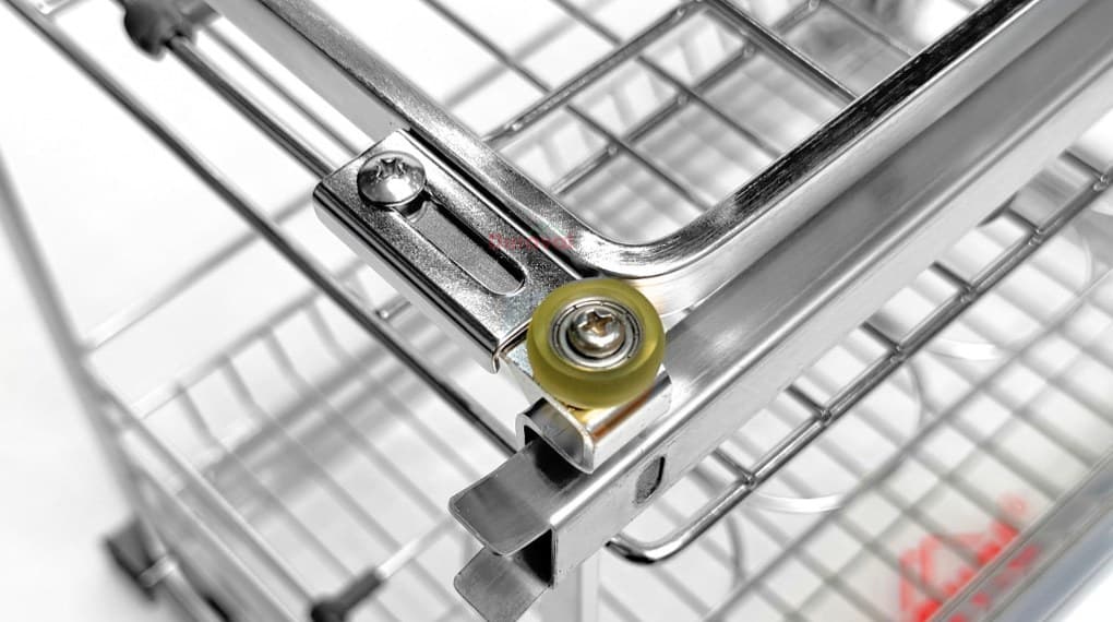 Cận cảnh bánh xe cân bằng và thanh dẫn hướng inox 304 của giá gia vị inox 304 Pro Duraval D6235