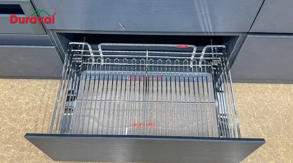 Giá xoong nồi inox 304 nan oval Duraval D6273V2 lắp trong ngăn kéo tủ bếp dưới đang kéo ra