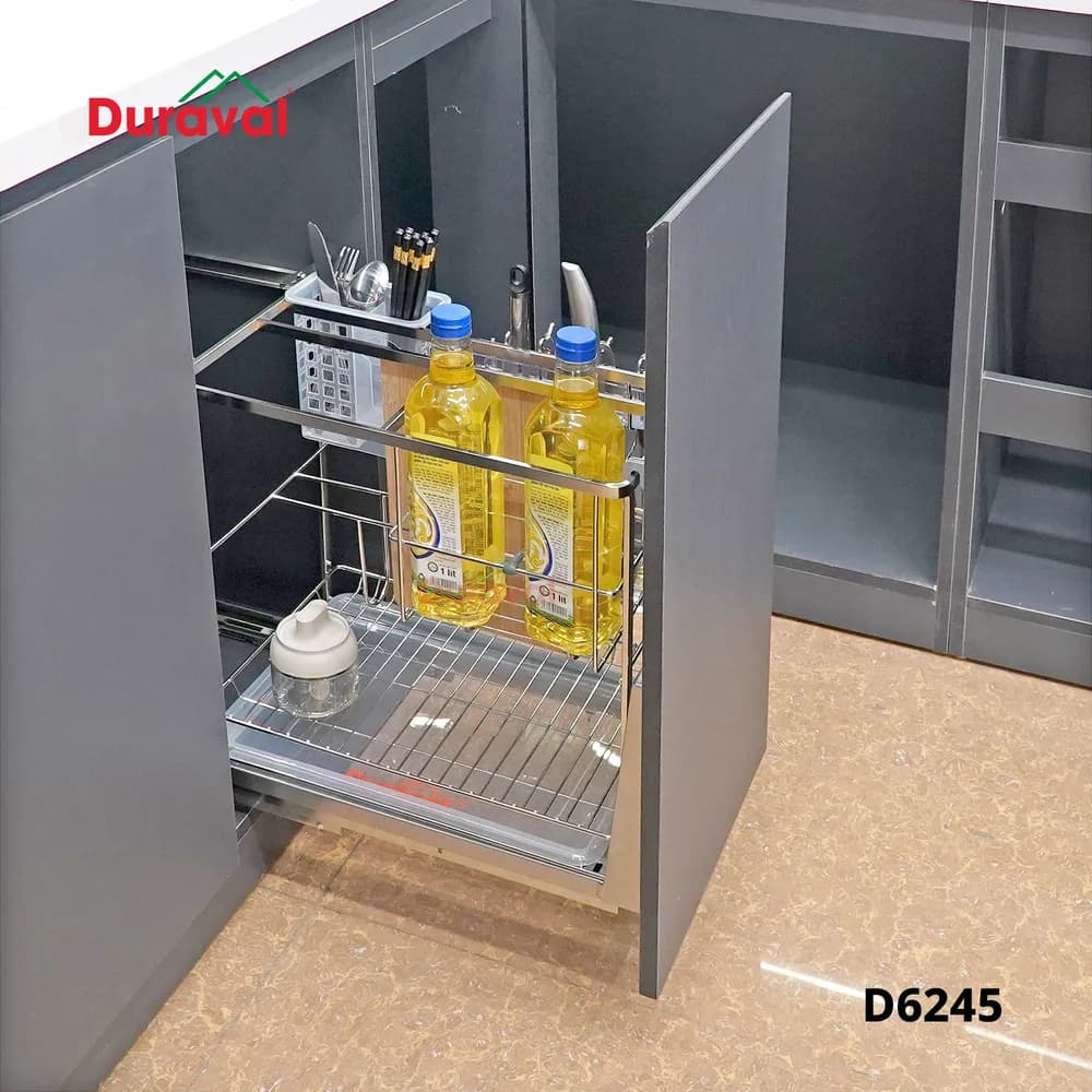 Giá dao thớt đa năng inox 304 Pro Duraval D6245 kéo ra khỏi tủ dưới, có giá cài dao, giỏ đũa và chai dầu