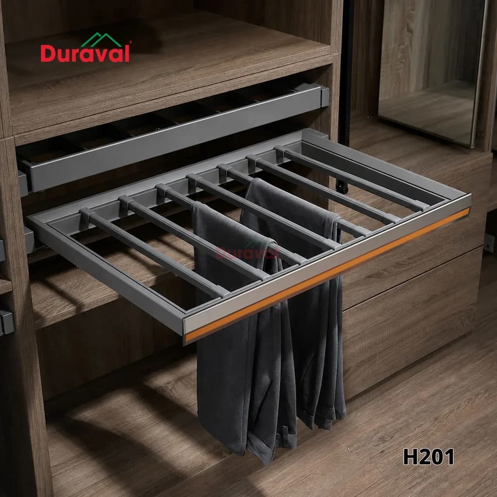Giá vắt quần Mimosa Duraval H201 kéo ra từ khoang tủ áo
