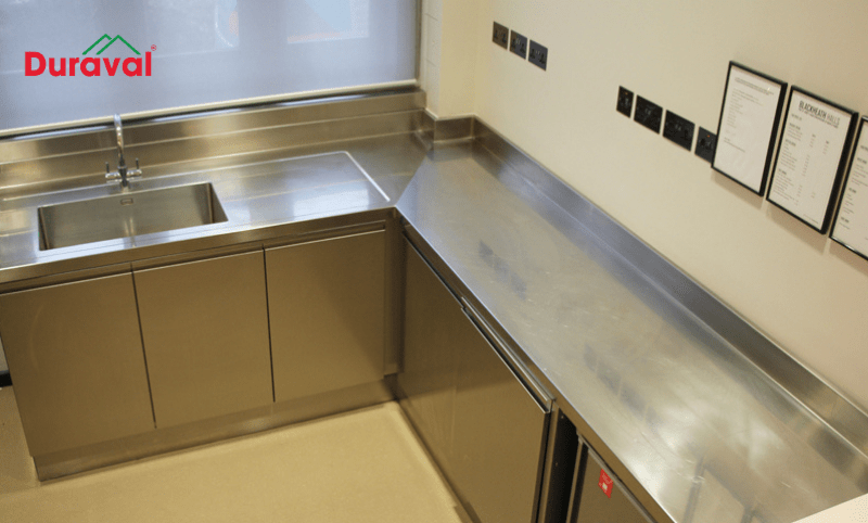 Bàn bếp đẹp bằng inox hiện đại