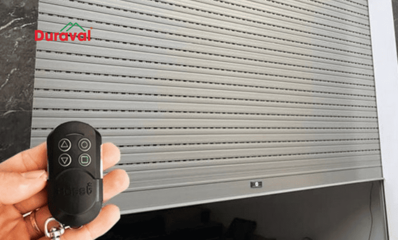 Có cần thay remote cửa cuốn sau khi bị mất chìa?